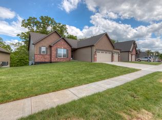 1290 Spring Lilly Dr, High Ridge, MO 63049