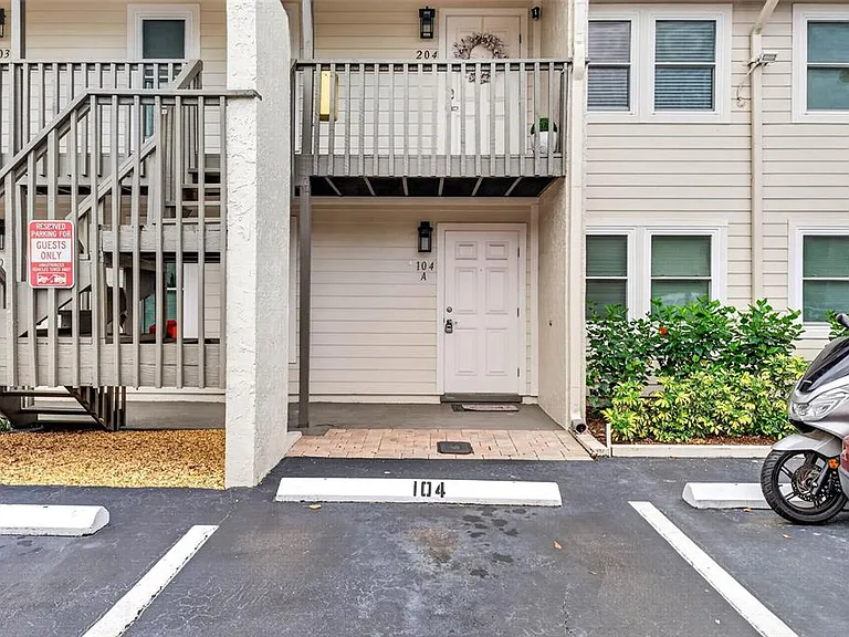 527 S Lincoln Ave #A104 — Photo 1