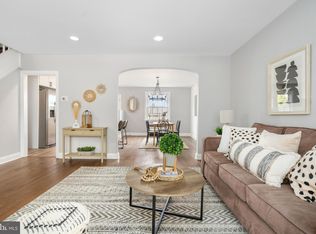 904 Andover Rd, Baltimore, MD 21218