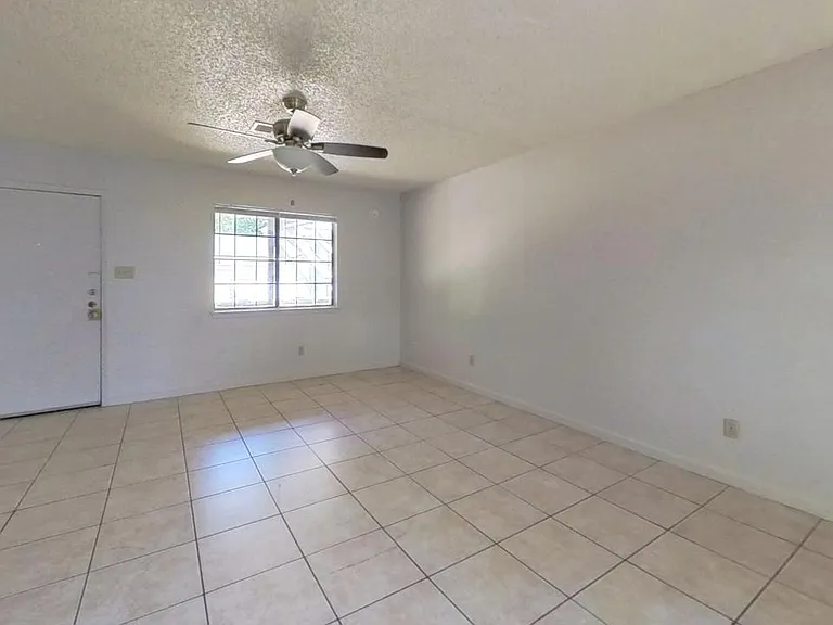1015 W Martin Luther King Dr #C — Photo 7