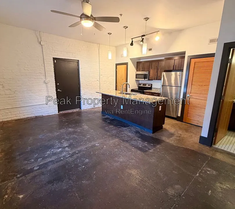 5 W Marshall St #101