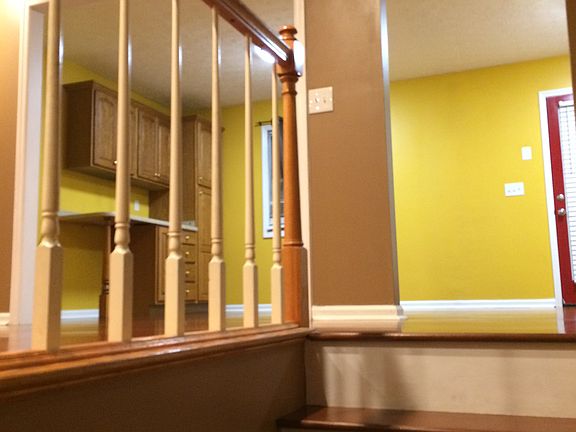 2nd image of 1648 Highview Cir