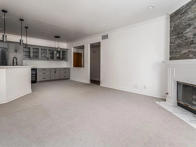5865 Friars Rd #3305 — Photo 9
