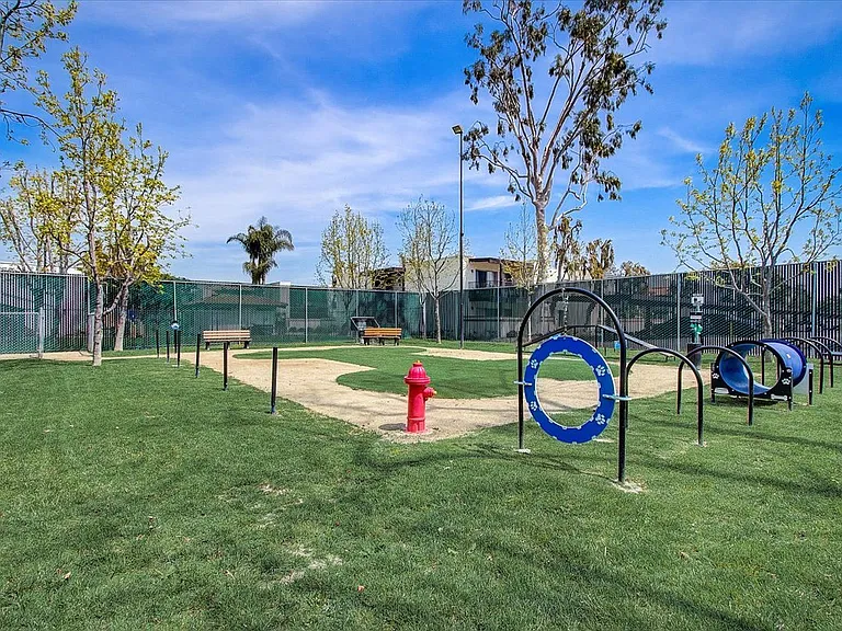 El Cordova Apartments — Photo 7
