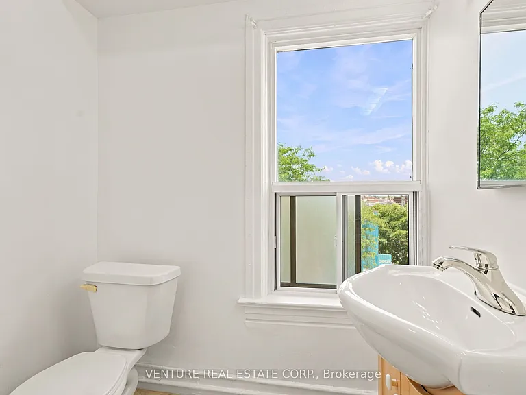 1228 Saint Clair Ave W #3 — Photo 18