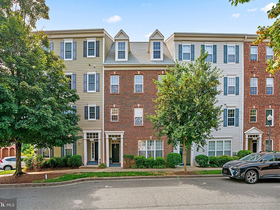 Chevy Chase Apartments, Neighborhood