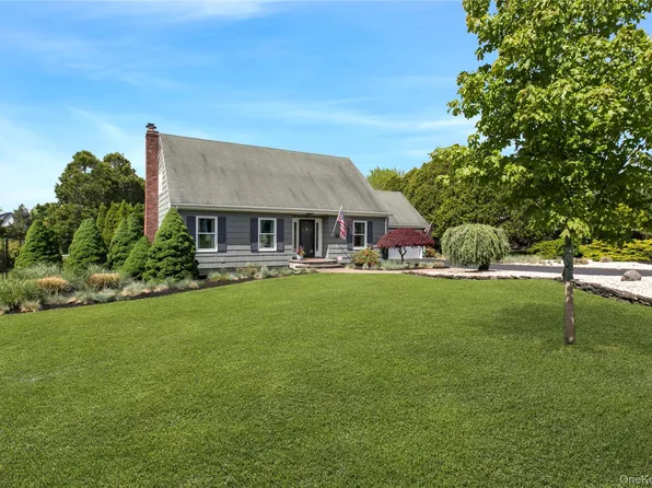 450 Maple Lane, Greenport, NY 11944