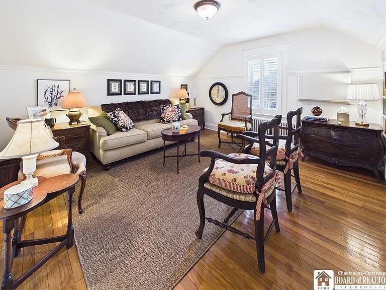 422 York St — Photo 17