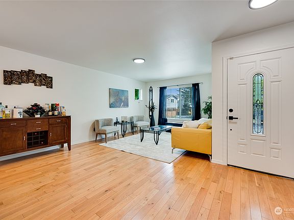 4th image of 9003 Venn Avenue SE