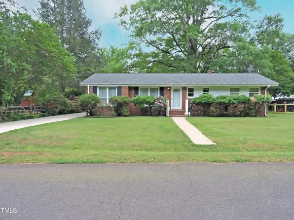 122 E Orange St, Hillsborough, NC 27278