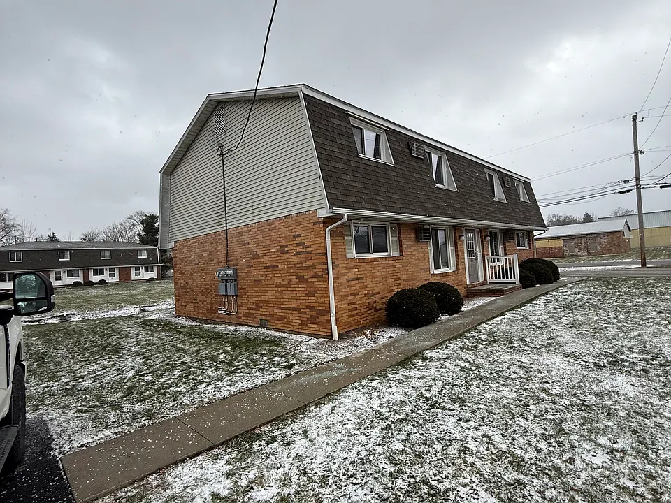 313 W Noble St #4