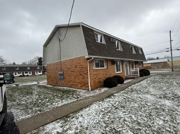 313 W Noble St #4, East Canton, OH 44730