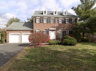2 Matthew Ct, Piscataway, NJ 08854