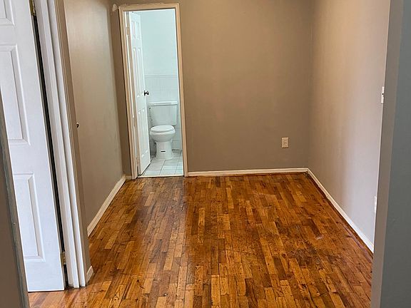 4th image of 107 Van Cortlandt Park Ave 6cc-flr 6