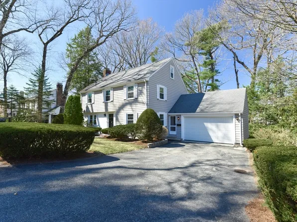 19 Orchard St, Wellesley, MA 02481