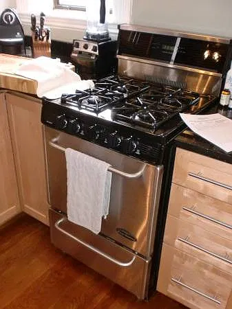 Studio, 416 sqft, $2,300 — Photo 4