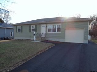 26 Crestone Rd, Albany, NY 12205