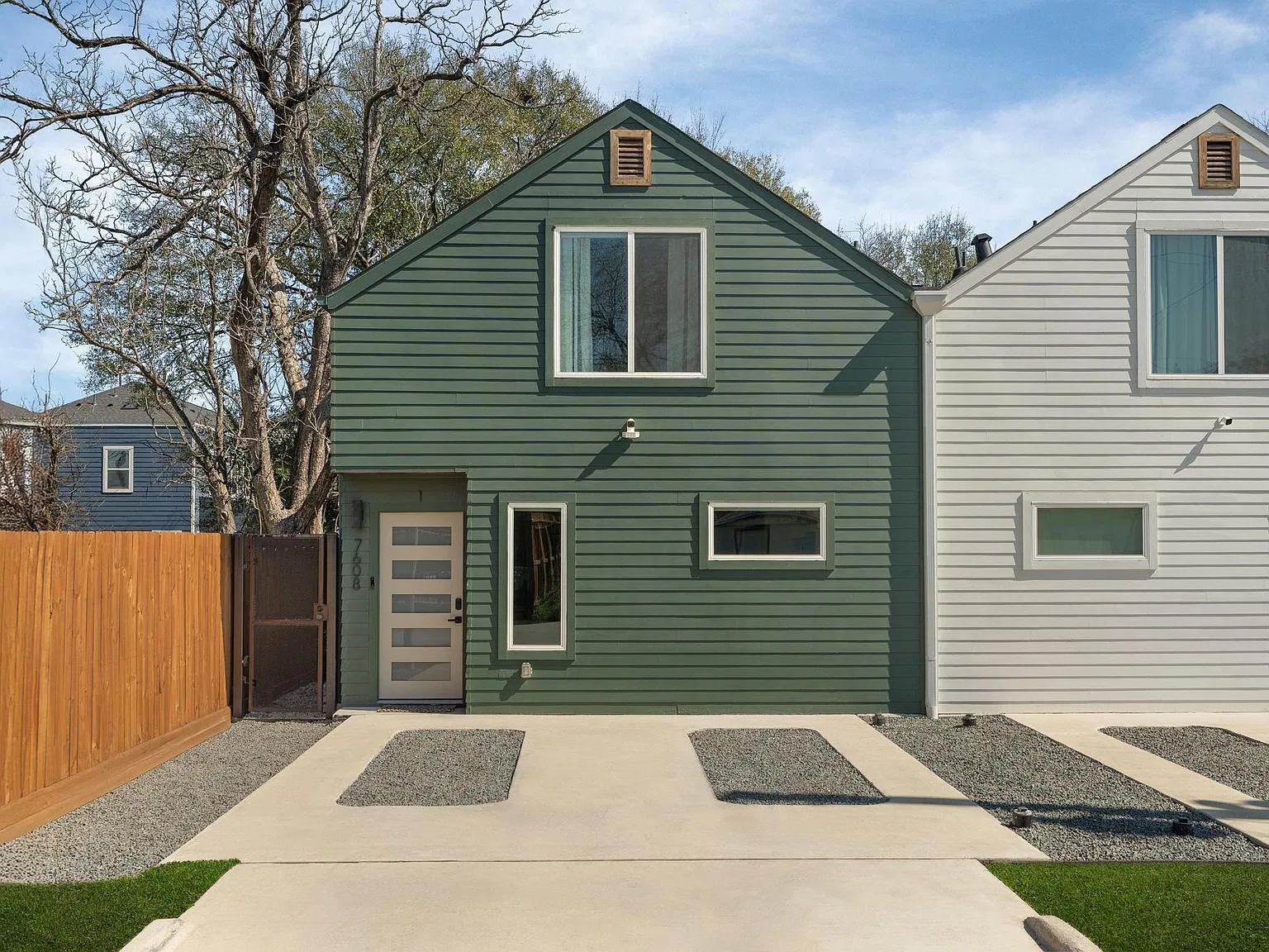 3 bed, 2.5 bath, 2716 sqft, $1,800 — Photo 2