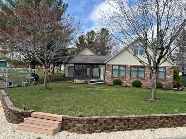 3944 E Thendara Dr, Gladwin, MI 48624
