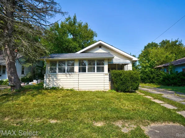 2202 Raskob St, Flint, MI 48504