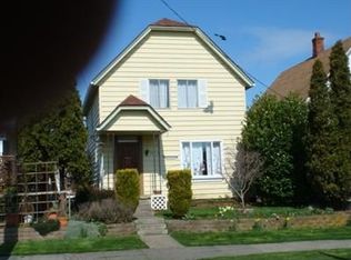 1114 7th St, Anacortes, WA 98221