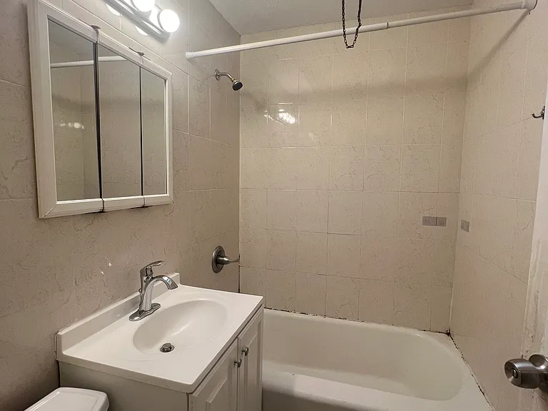 4614 Lansing St — Photo 8