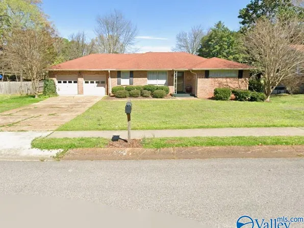 524 Graycroft Dr SW, Huntsville, AL 35802