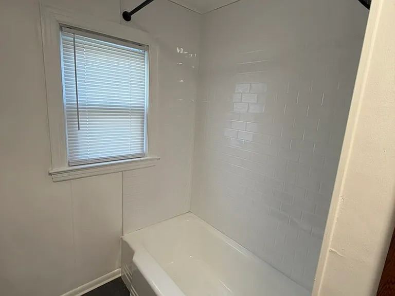 307 N Main St — Photo 14