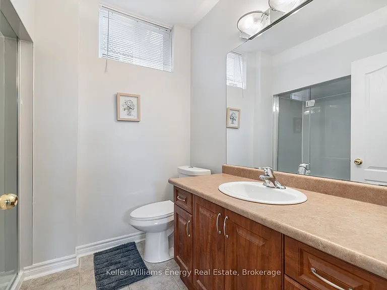 566 Dean Ave #LOWER — Photo 18