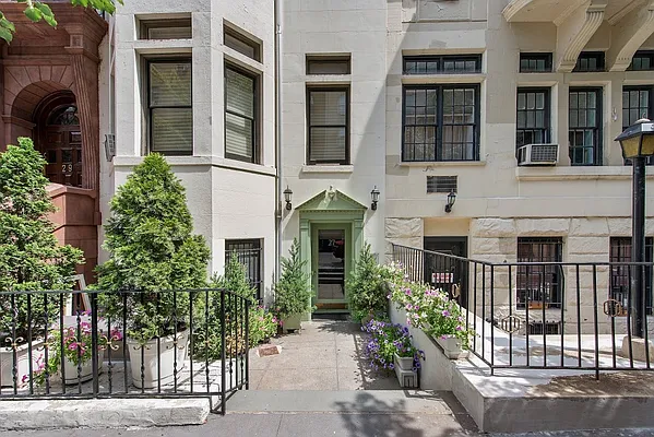 Sold by Nest Seekers International | media 12