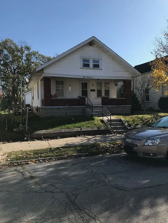 1225 Ridge St photo 1