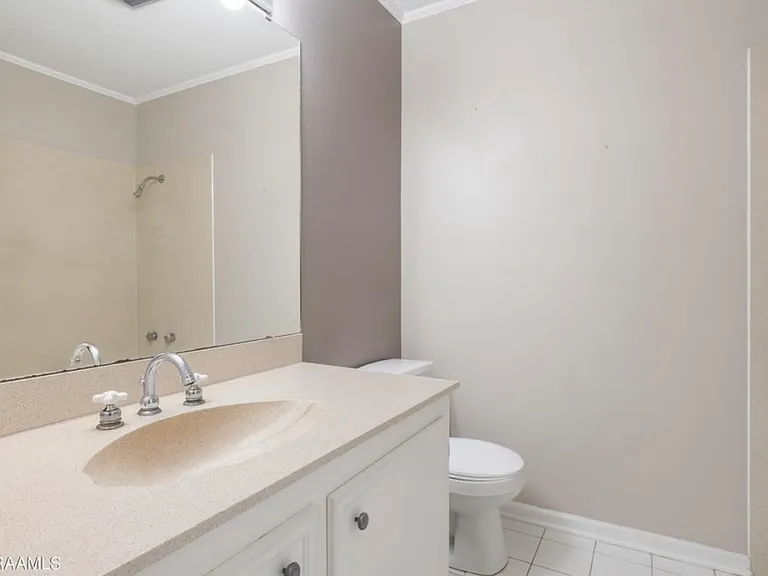 321 Orgeron Dr — Photo 8