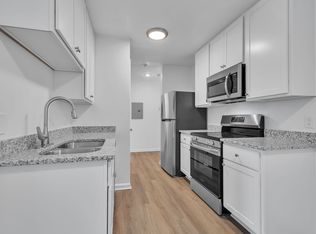 416 Acorn Grove Ln #J, Chesapeake, VA 23320