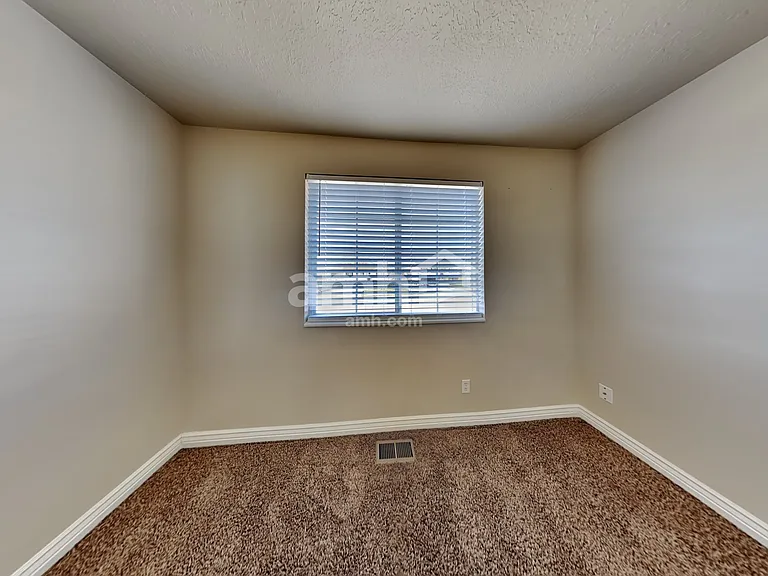 2169 W 1520 N — Photo 17