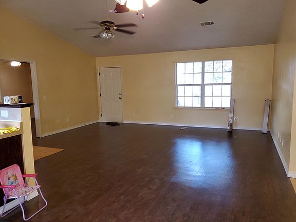 4th image of 500 Hilltop Dr