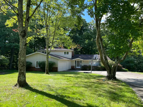 37640 South Oval, Solon, OH 44139