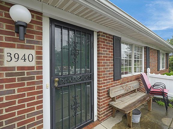 5th image of 3940 Crestfield Dr