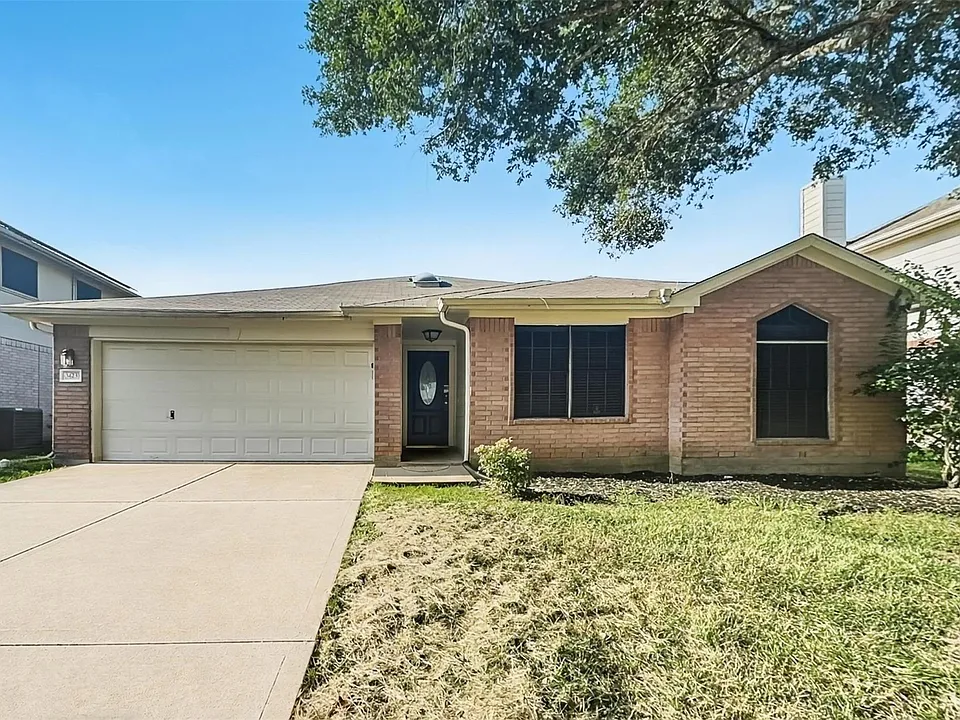 1423 Hunter Green Ln