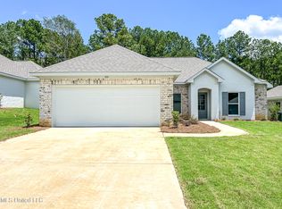 959 Riverside Ln, Pearl, MS 39208