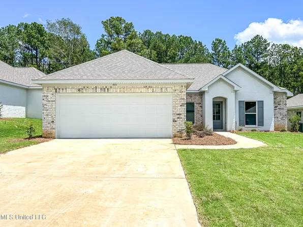 959 Riverside Ln, Pearl, MS 39208