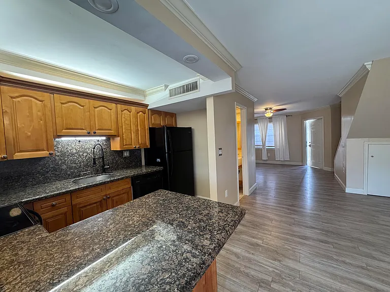 5937 SW 36th Ct #7 — Photo 10