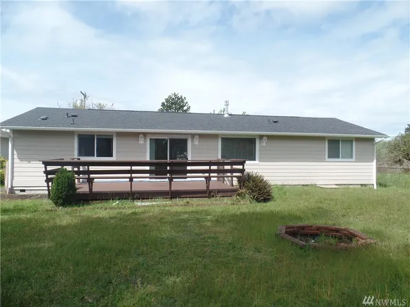 460 Octopus Ave NE, Ocean Shores, WA 98569