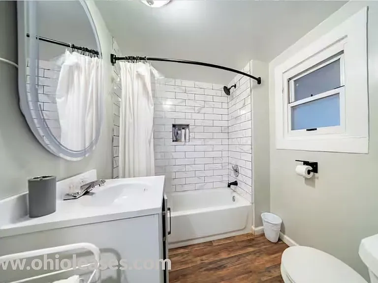 3777 Irving Park Ave — Photo 5