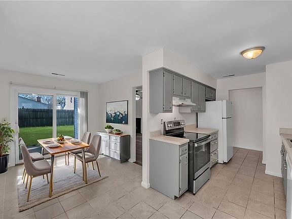 3rd image of 3521 Forest Glen Rd