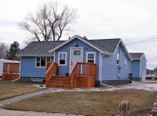 234 3rd Ave SW, Dickinson, ND 58601