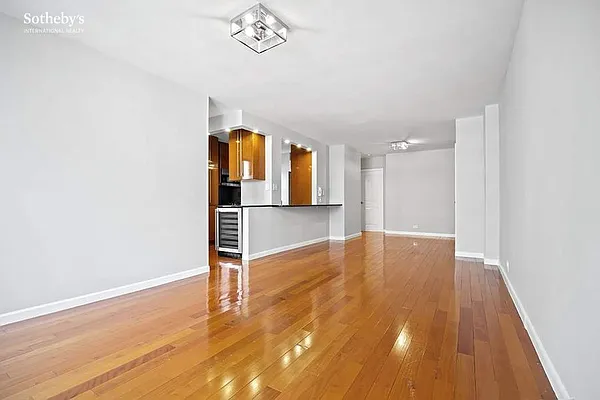 Sold by Sotheby's International Realty | media 6