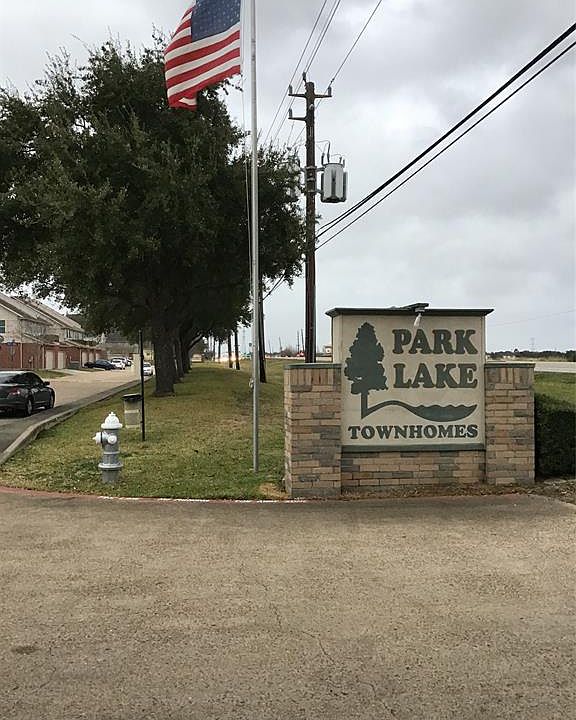 1st image of 3822 Landmark Dr