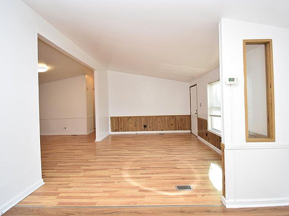 3rd image of 5868 Boulder Dr