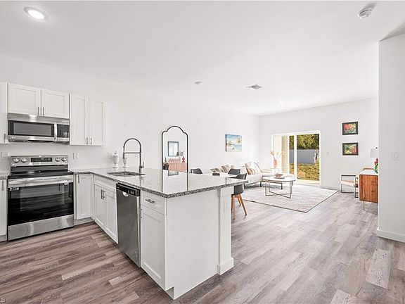 3rd image of 4712-4714 26TH ST SW