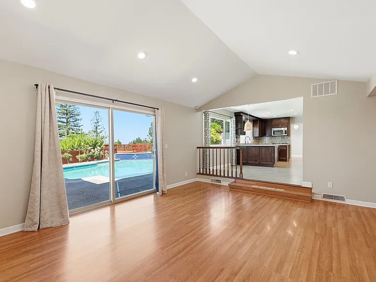 181 Piazza Way — Photo 11